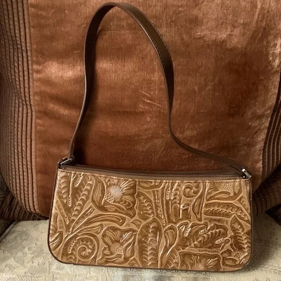 Q&A Shoulder purse NWOT - Picture 1 of 9